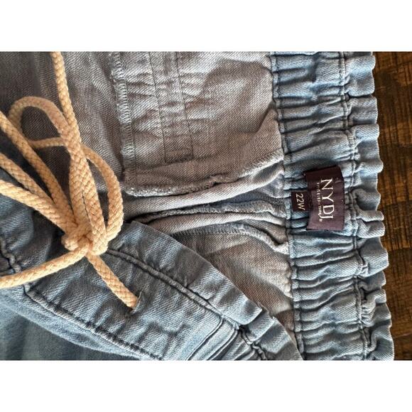 NYDJ Jeans Relaxed fit, Drawstring waist. Boho coastal 22W light Blue - Picture 3 of 3